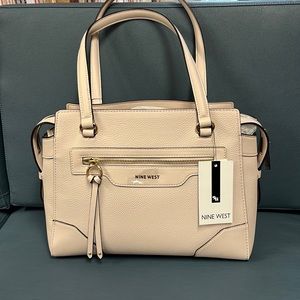 Never used Nine West hand bag!